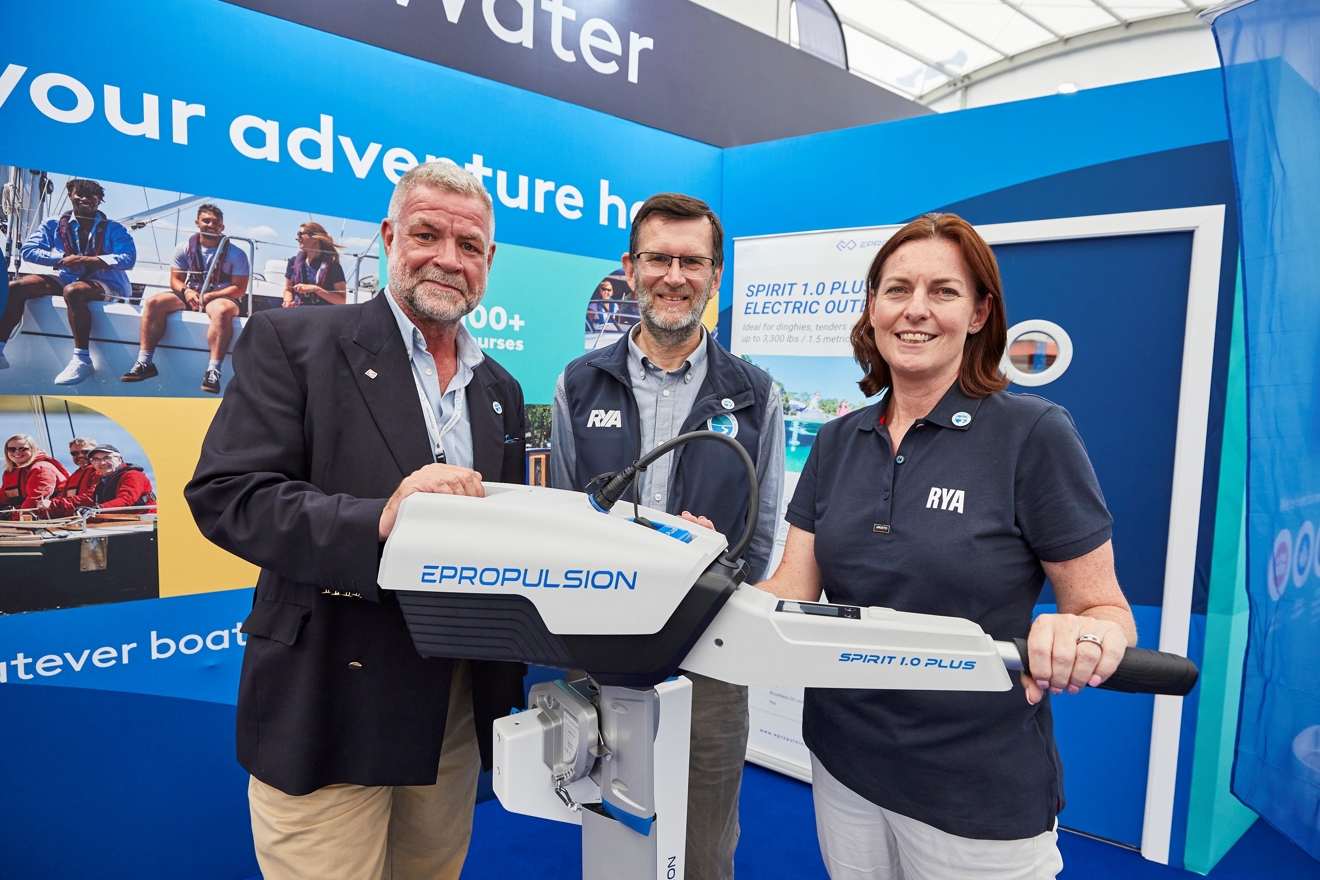 Sara Sutcliffe an Phil Horton with RYA partner Epropulsion  