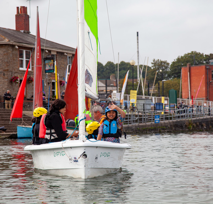 Teaching dinghy sailing in lake