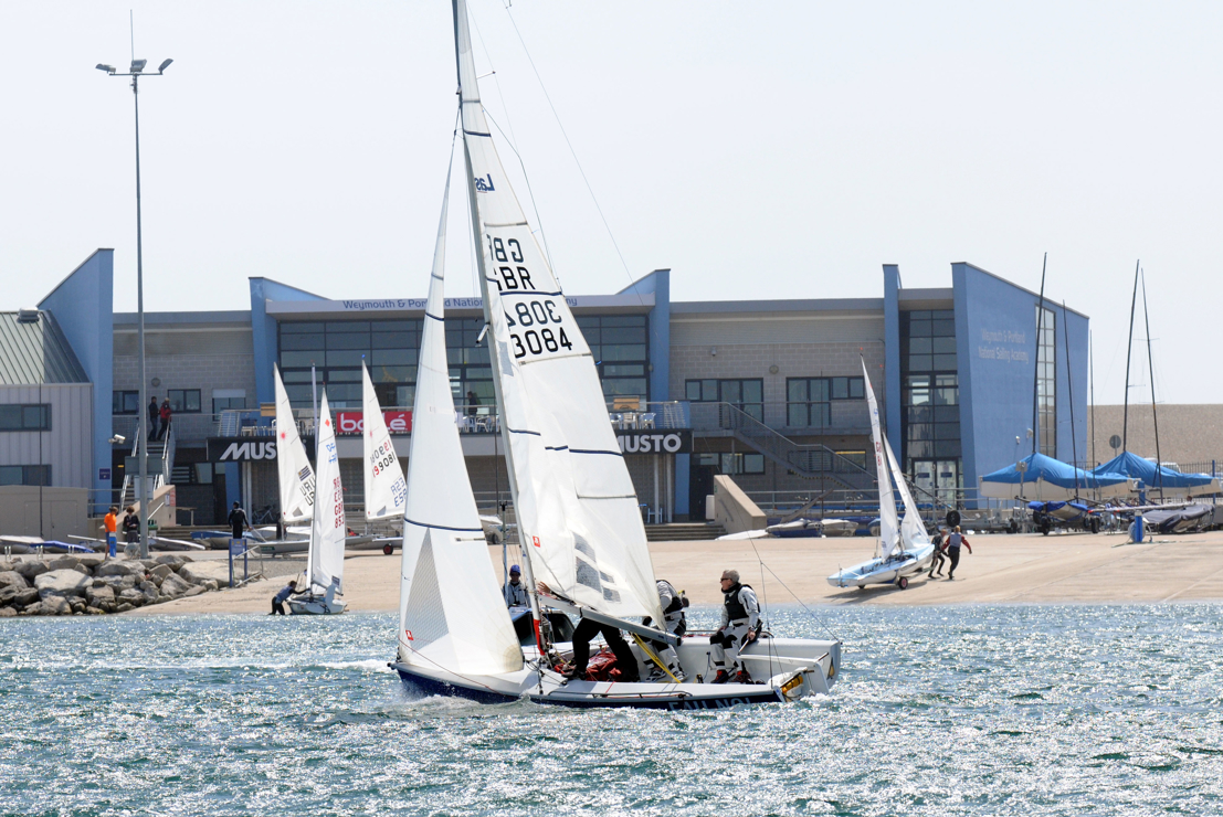 Sailors preparing to head off on their dinghy