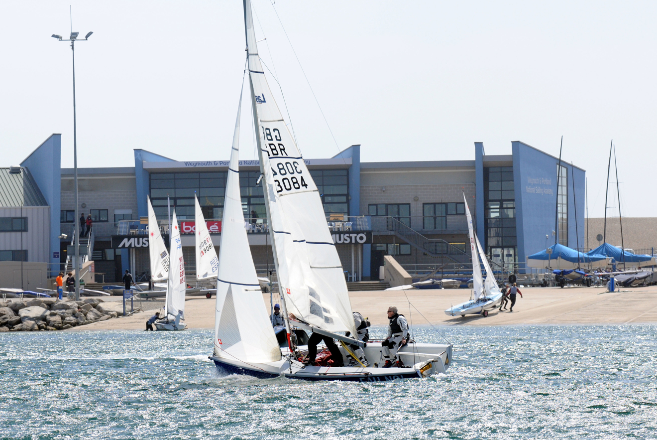 Sailors preparing to head off on their dinghy
