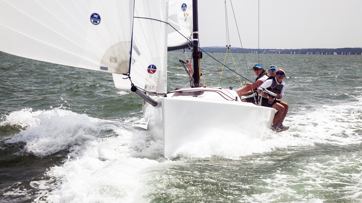 Women racing a keelboat
