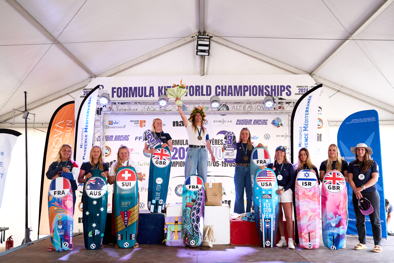 An image of all the champions at the Formula Kite Worlds